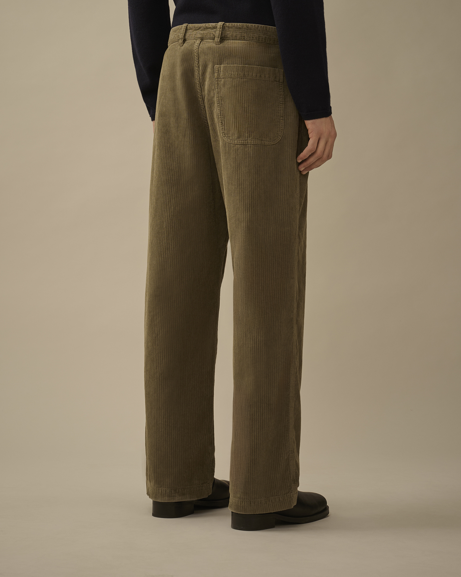 【新品】C.P. COMPANY corduroy work pants C.P. Company Men's Corduroy Loose Utility Pants in Olive Night