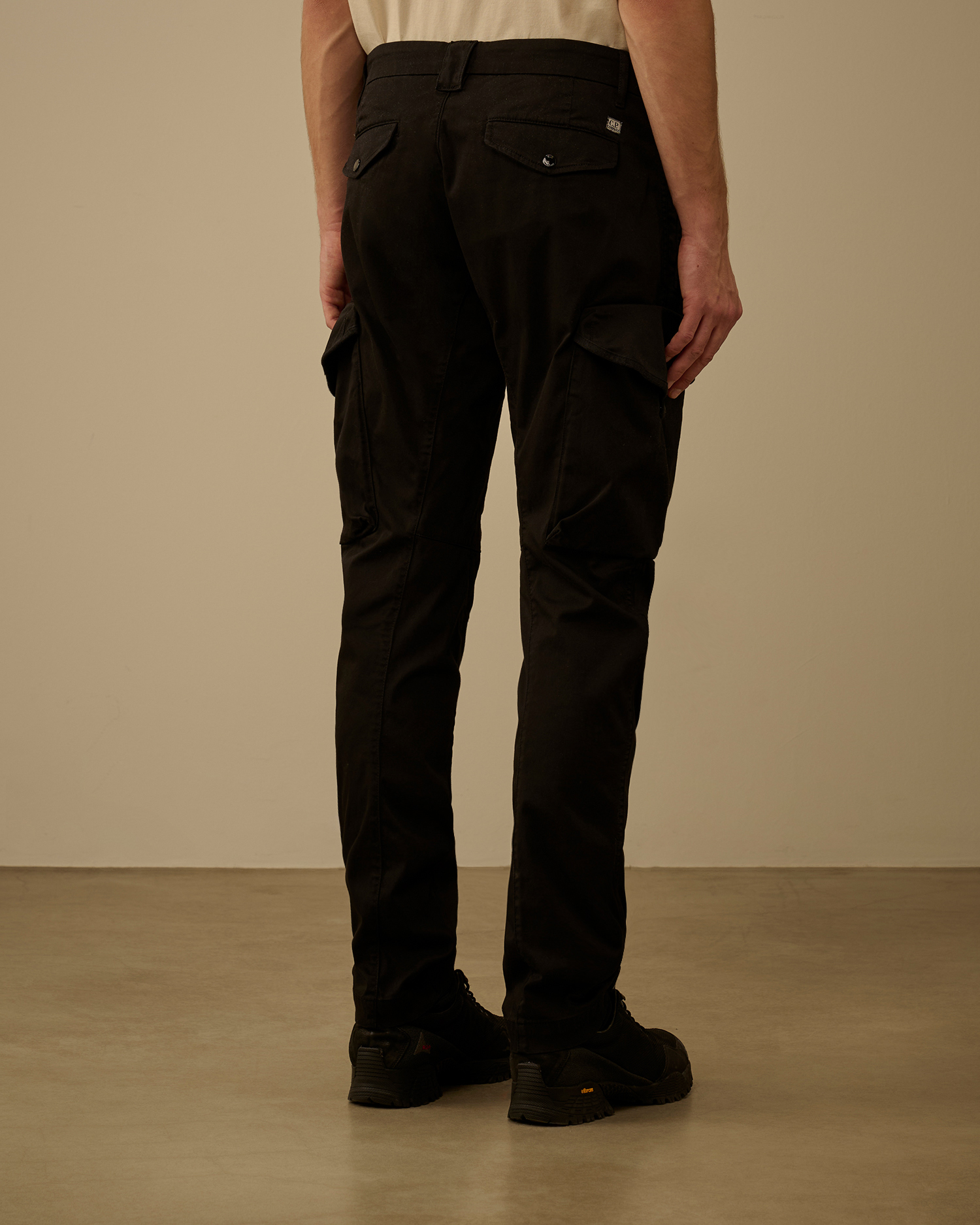 Black Stretch Sateen Ergonomic Rounded Pockets Lens Cargo Pants 