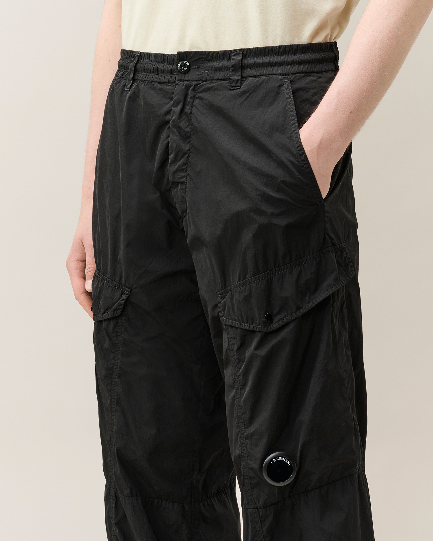 【美品】C.P. Company レンズ付 ナイロンカーゴパンツ 50 ブラック Black Chrome-R No Side Seams Lens Cargo Pants | CPC JP Online Store