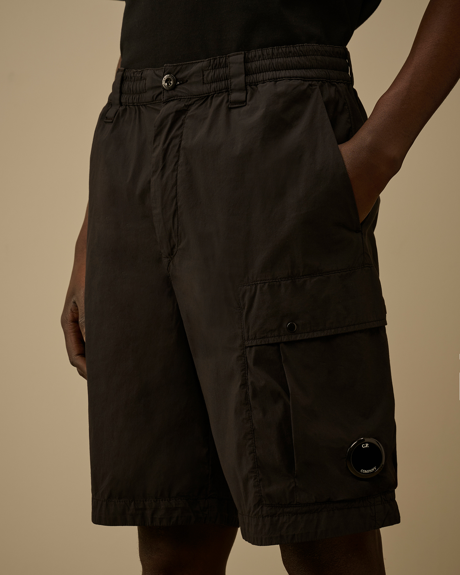Black 50 Fili Stretch Loose Lens Cargo Shorts | CPC IT Online Store