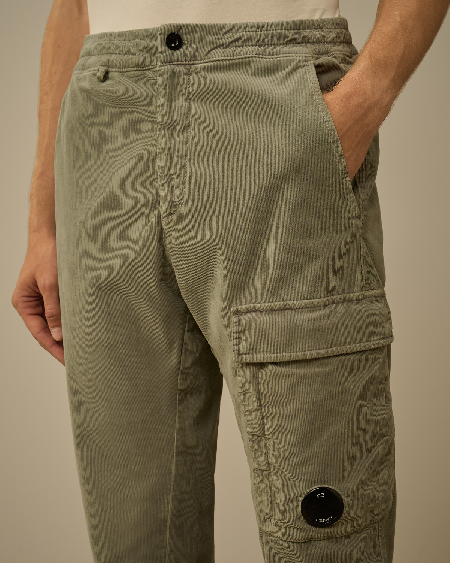 着画あり　CP company corduroy cargo pants Corduroy Lens Cargo Pants | CPC USCA Online Store