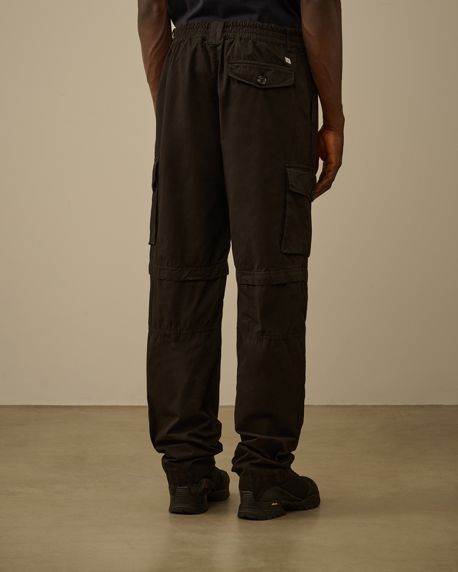 パンツ C.P. Company MICROREPS LOOSE CARGO PANTS C.P. Company - Microreps Loose Cargo Pants | HBX