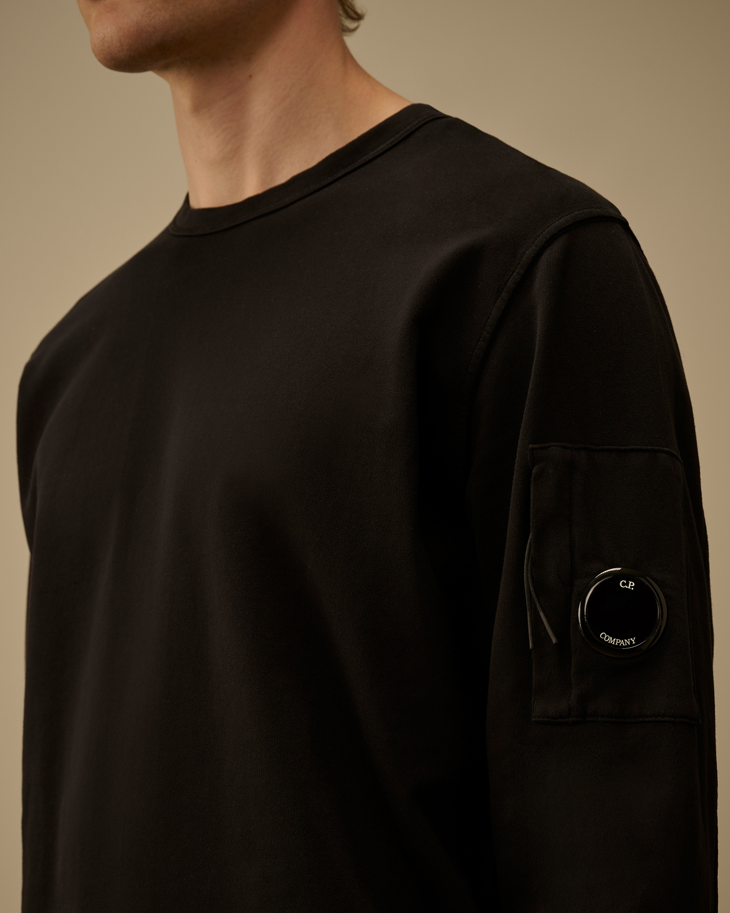 Black Light Fleece Crewneck Sweatshirt | CPC DEAT Online Store