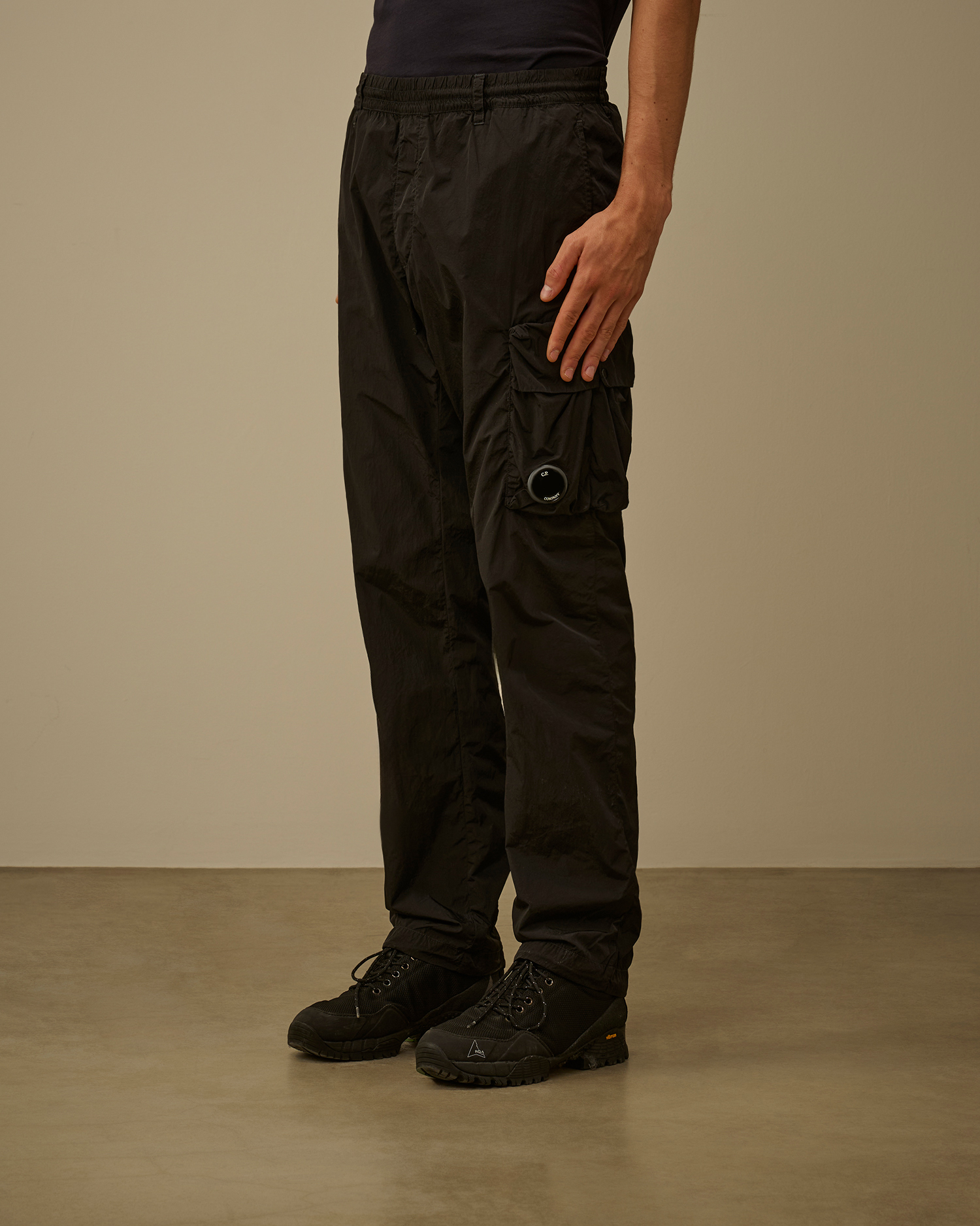 Black Chrome-R Ergonomic Cargo Lens Pants | CPC JP Online Store