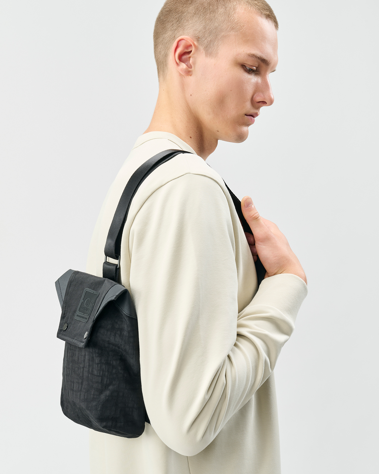 Black Metropolis Series Quartz Mixed Shoulder Bag | CPC KR Online