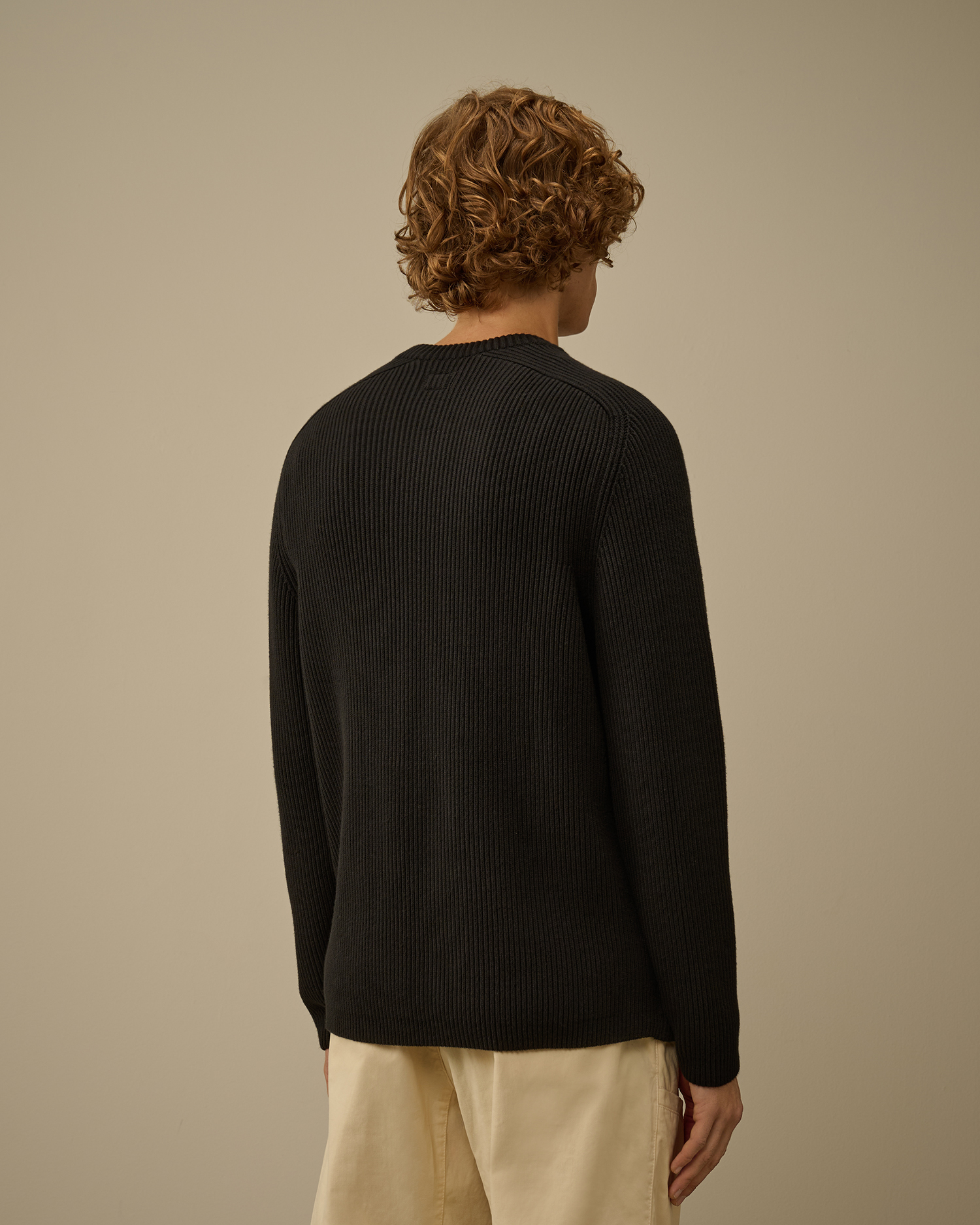 Black Full Rib Crewneck Lens Sweater | CPC JP Online Store