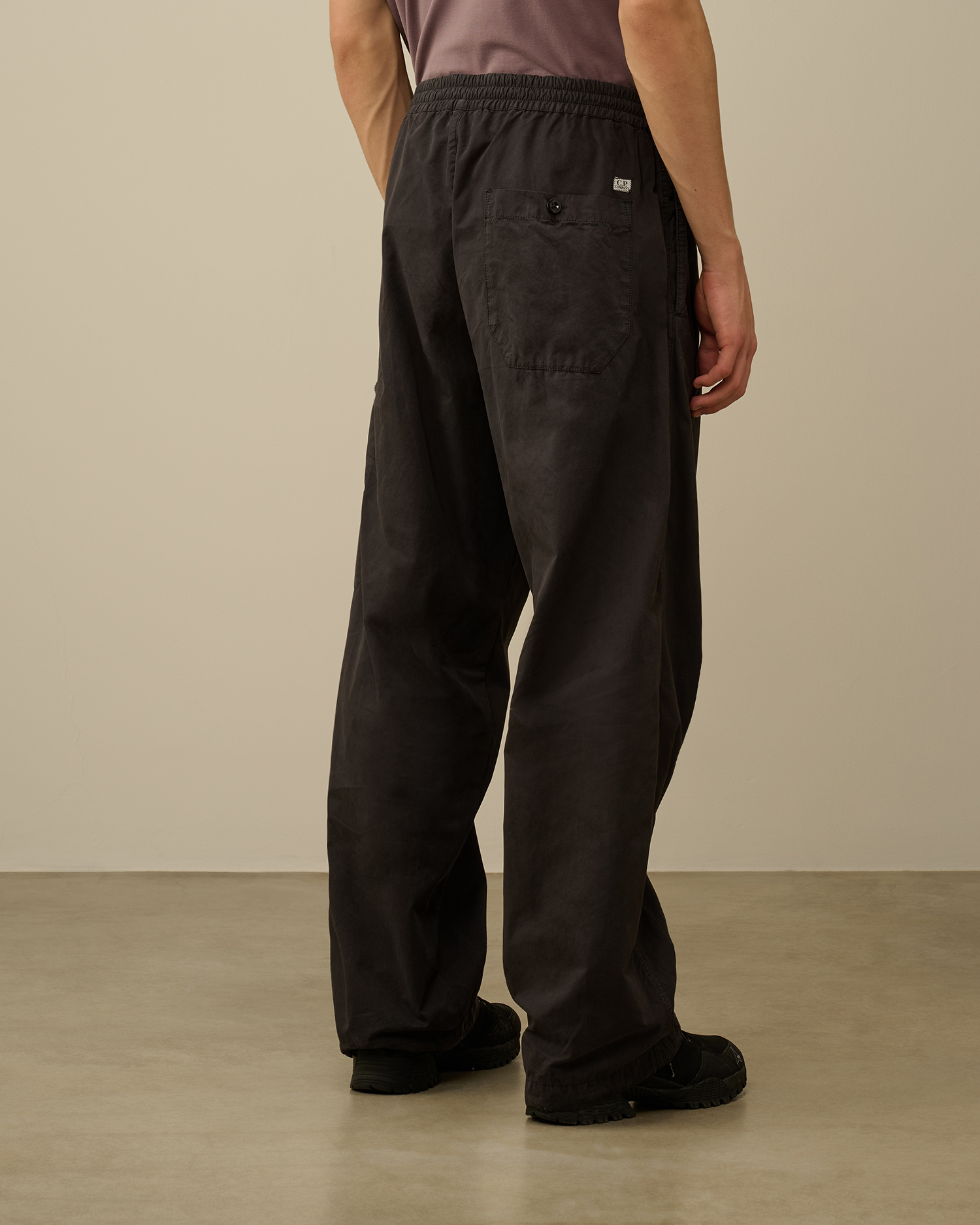 cp company MicrorepsBoxyLensCargoPants 【公式通販】