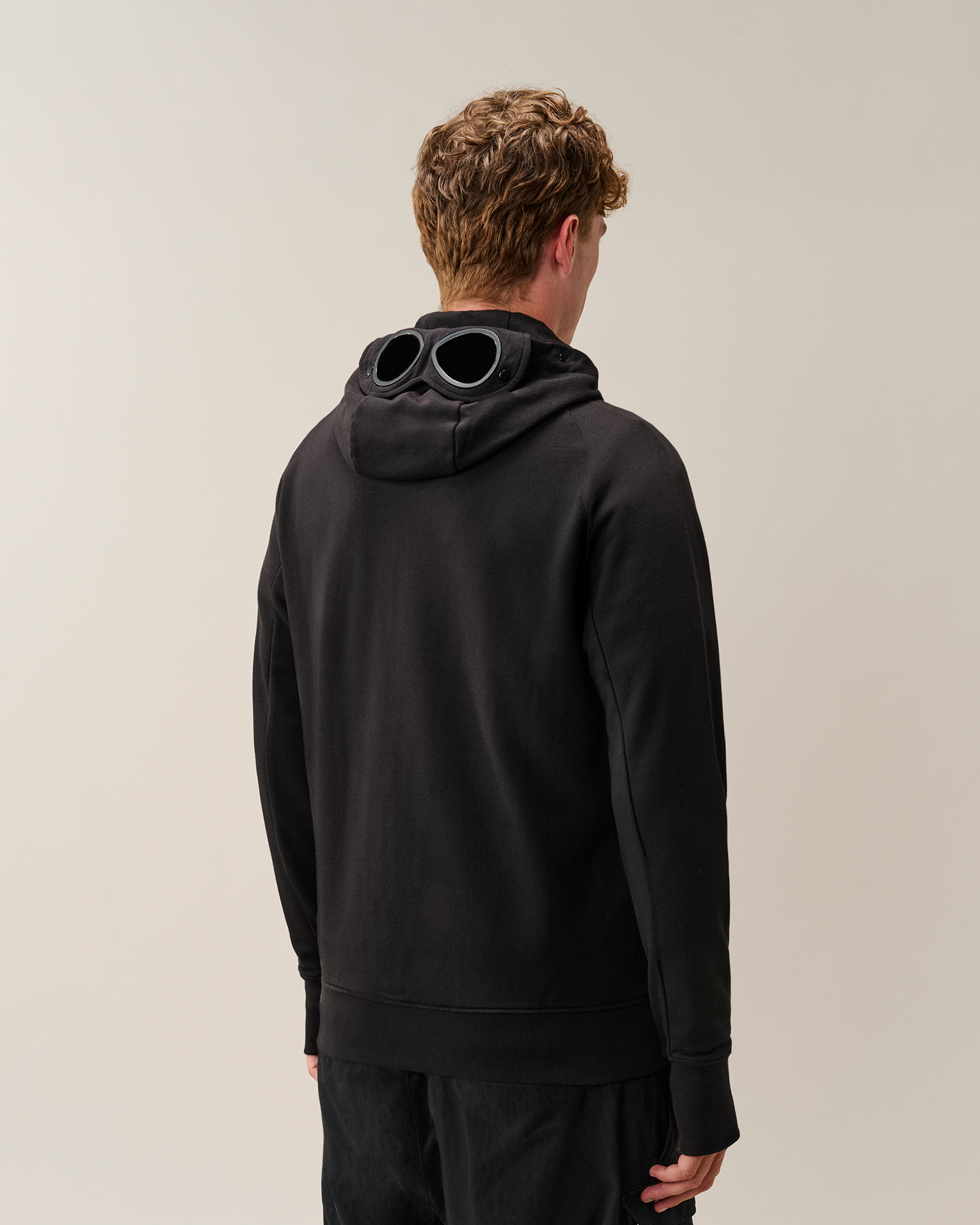 トップス CP Company Future Fleece Hooded Jacket Black Diagonal Raised Fleece Goggle Zip Sweatshirt | CPC IT Online