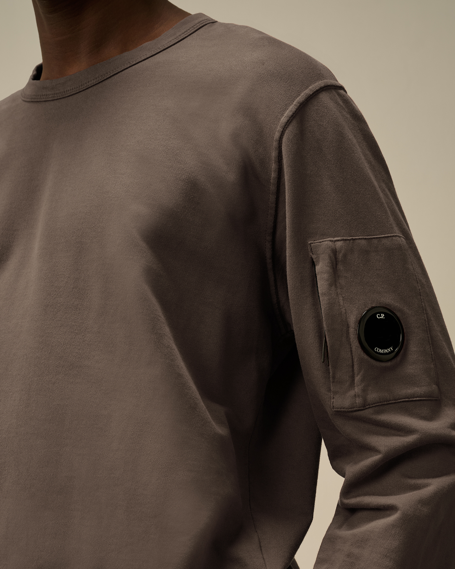 Grey Light Fleece Crewneck Lens Sweatshirt | CPC JP Online Store