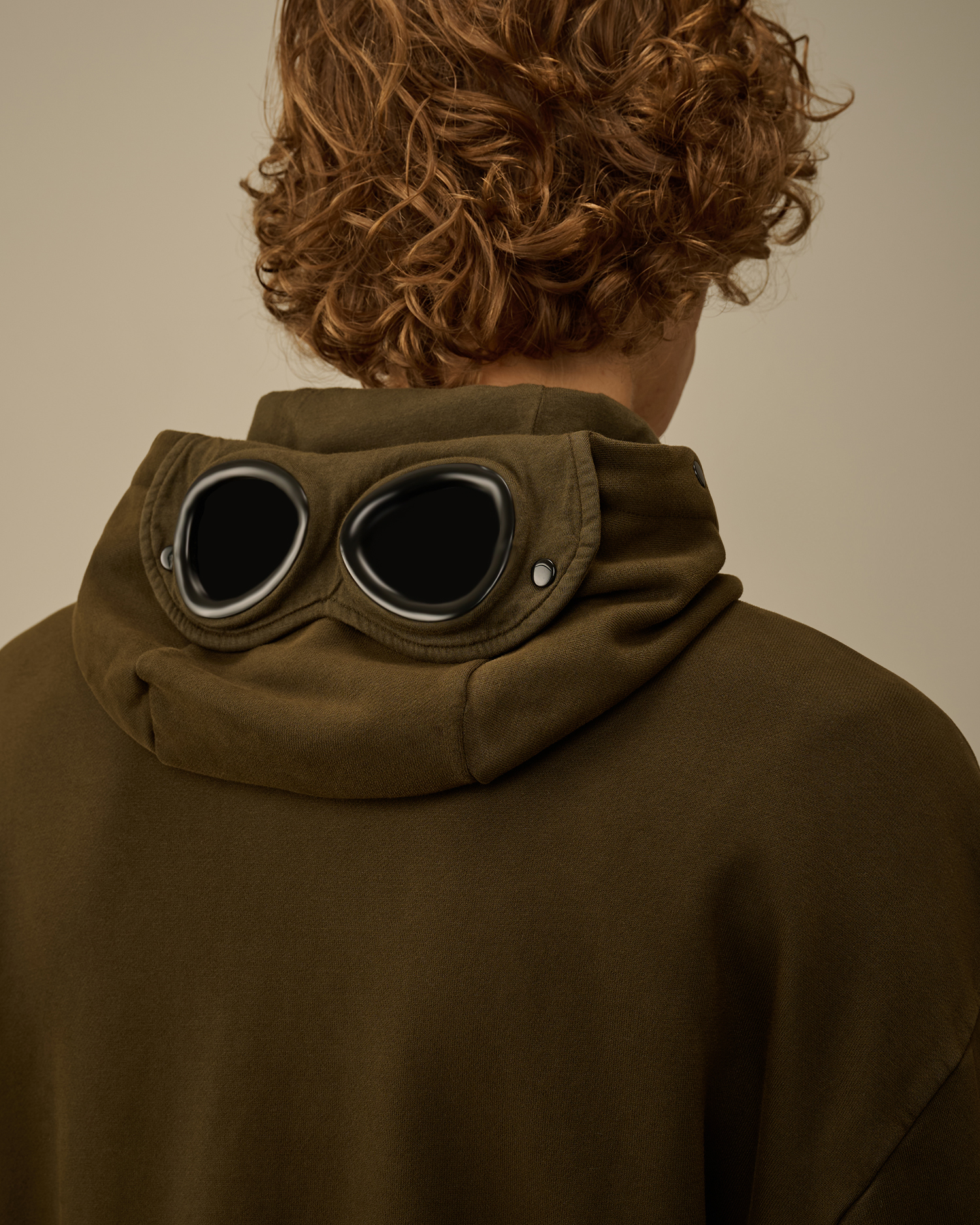 Brushed and Emerized Diagonal Fleece Boxy Goggle Sweatshirt