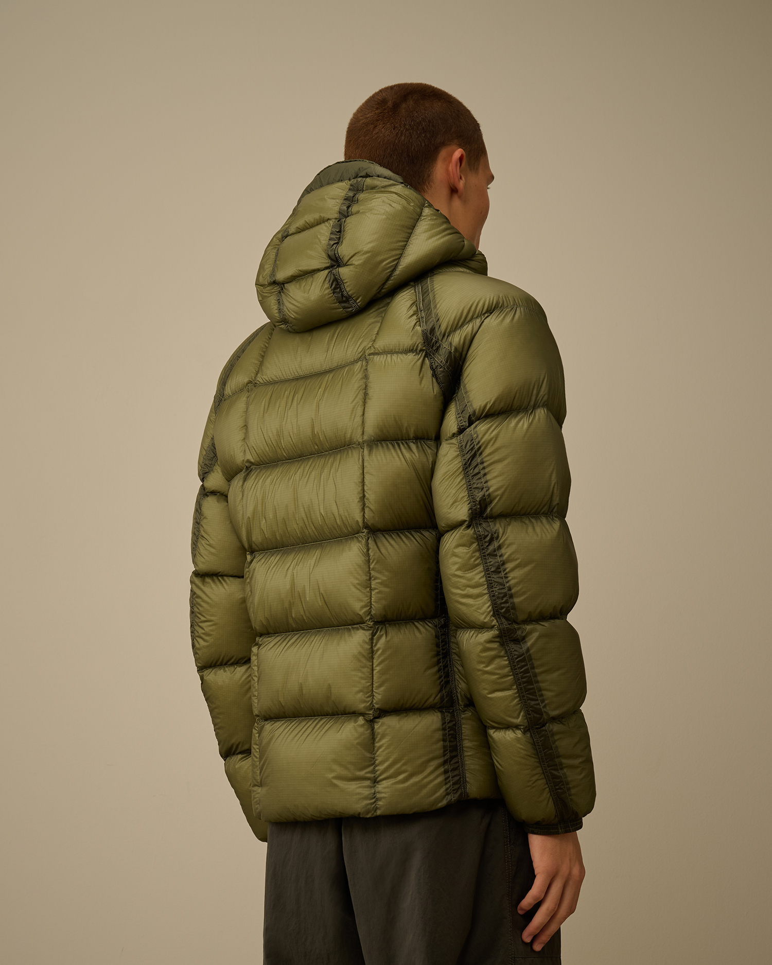 あい D.D. SHELL DOWN JACKET(カーキブラウン) シーピーカンパニー - D.D. Shell Hooded Medium Down Jacket | HBX