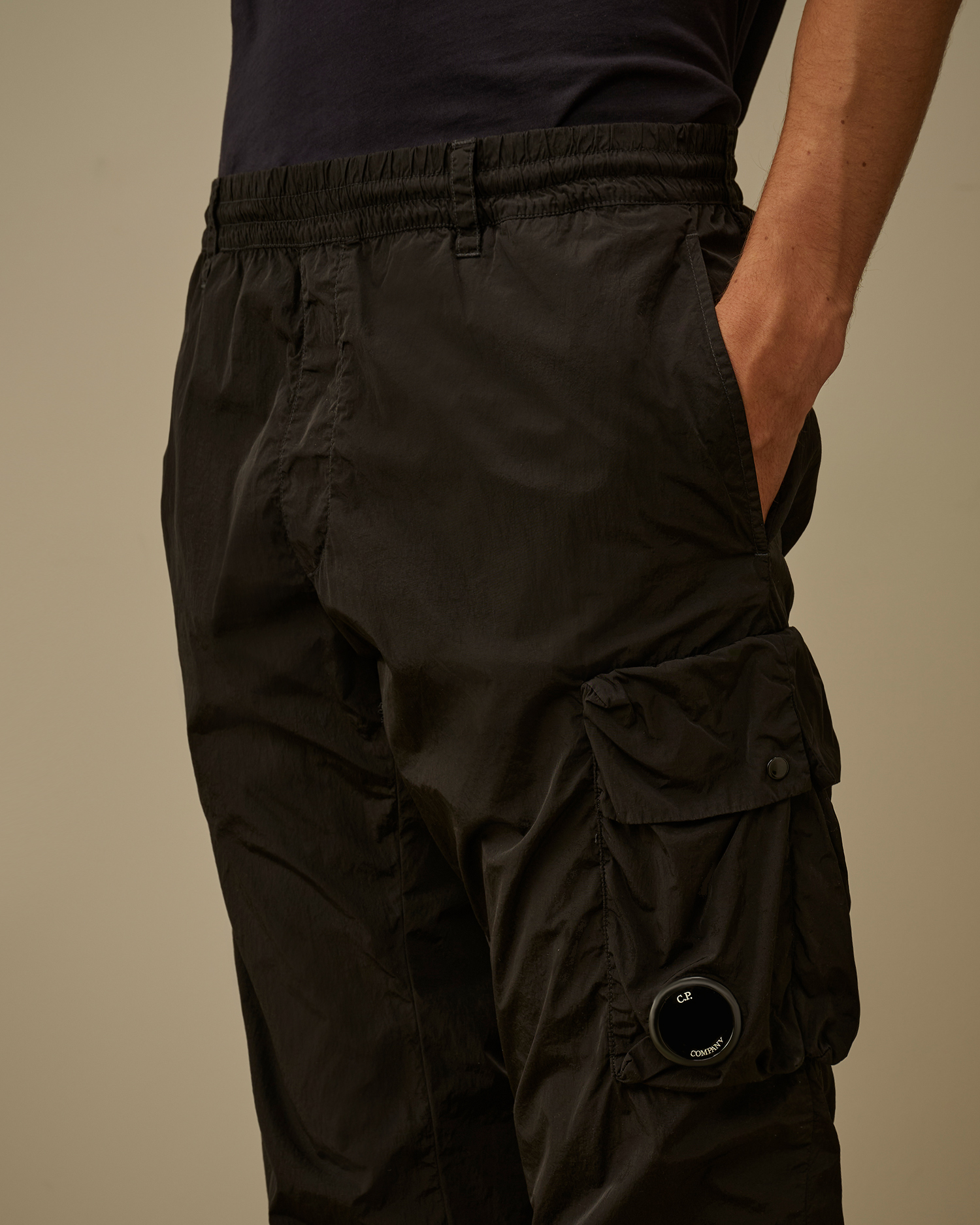 Black Chrome-R Ergonomic Cargo Lens Pants | CPC USCA Online Store