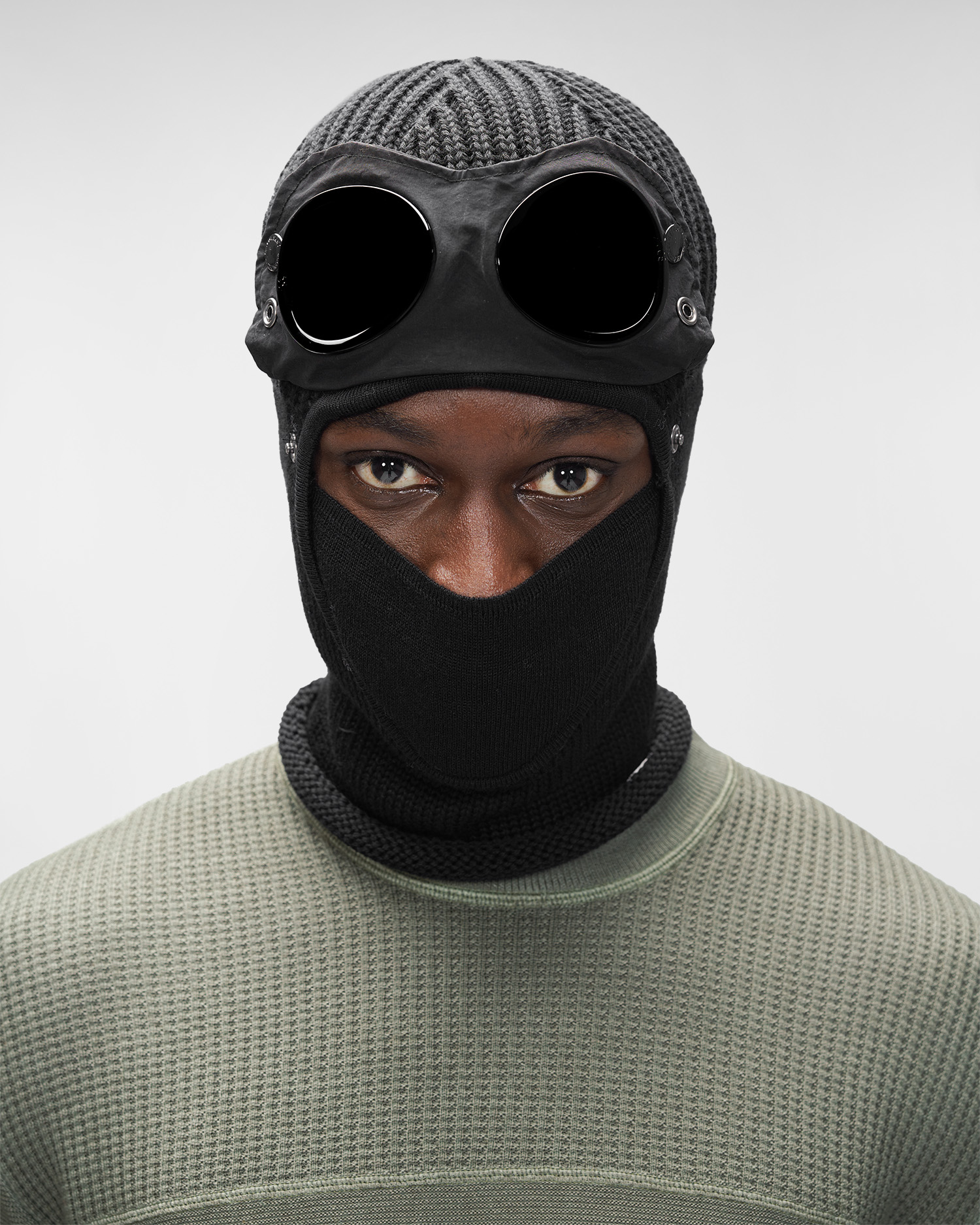 تحديث هجاء منخفض cp company goggle 