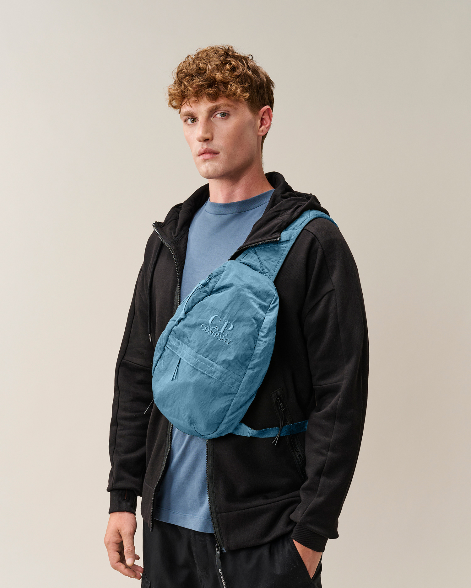 C.P. COMPANY ボディバッグ　ブルー系 Blue Nylon B Lens Crossbody Bag | CPC JP Online Store
