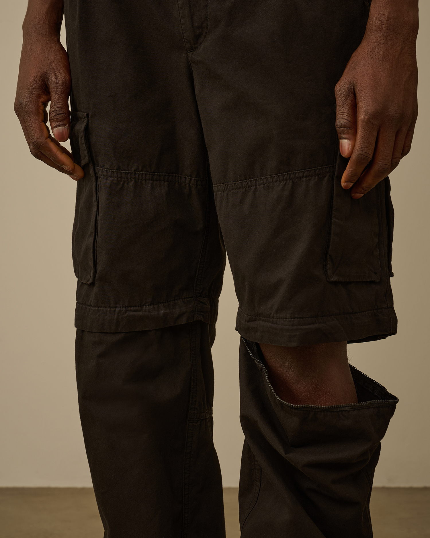 パンツ C.P. Company MICROREPS LOOSE CARGO PANTS C.P. Company - Microreps Loose Cargo Pants | HBX