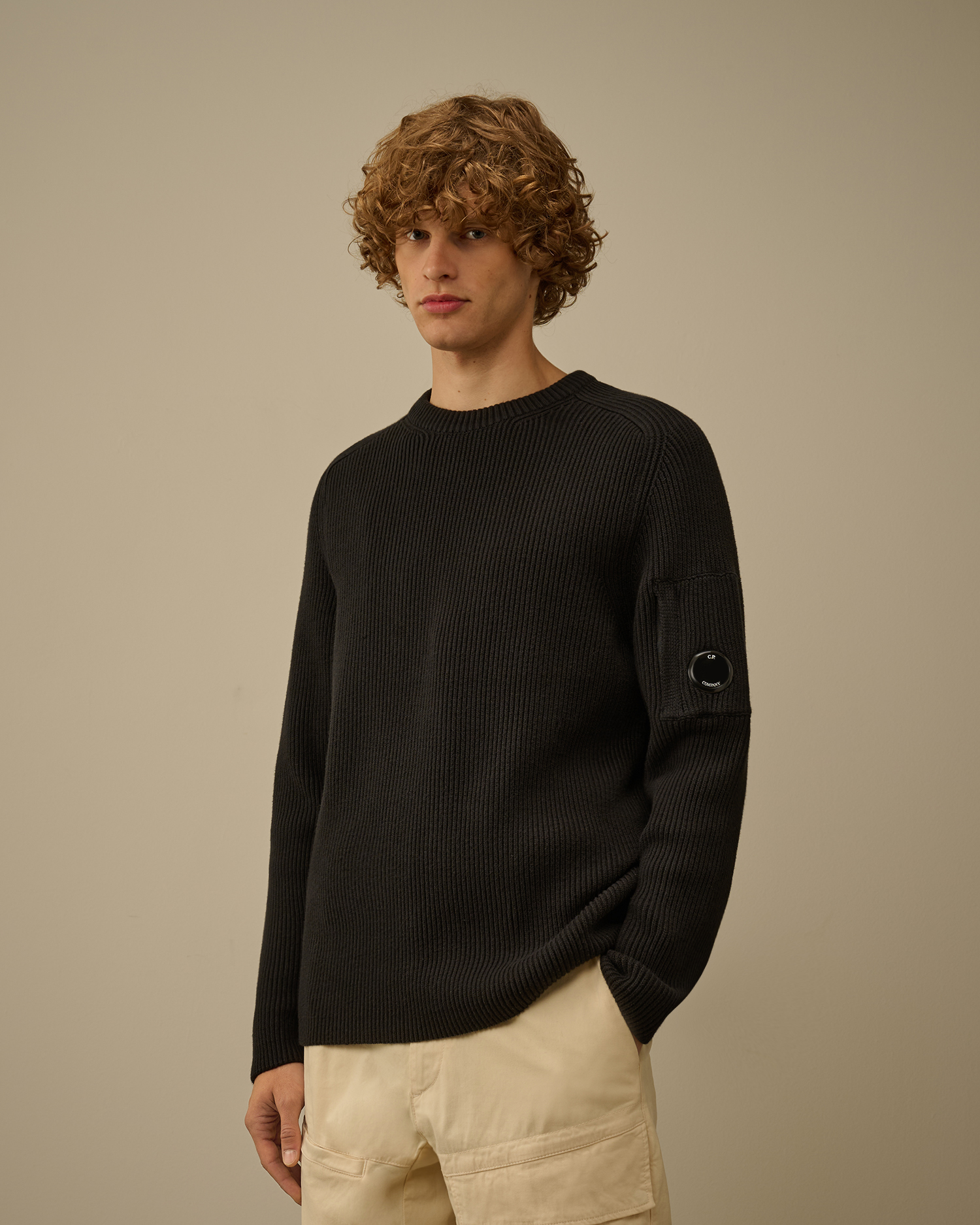 Black Full Rib Crewneck Lens Sweater | CPC JP Online Store